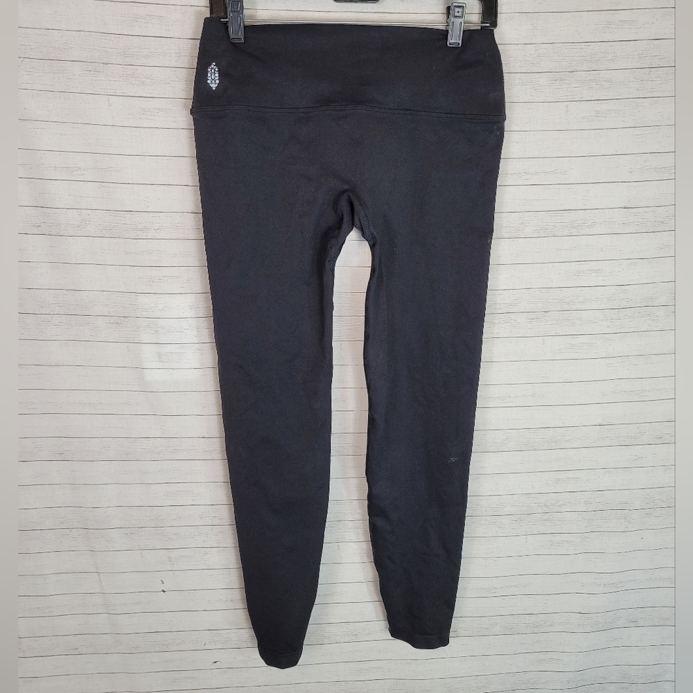 FP MOVEMENT BLACK MID RISE LEGGINGS, SZ MEDIUM/LARGE